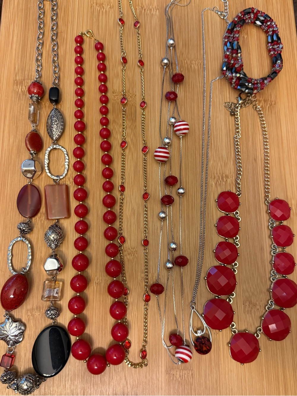 Red Jewelry Necklaces and Bracelet